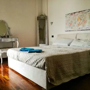 100 Viale Italia , La Spezia Italia